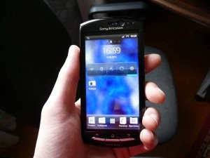SonyEricsson Xperia Neo - �����